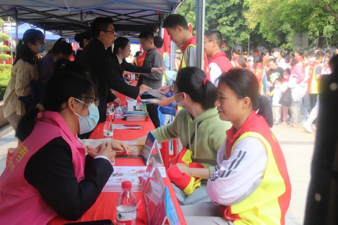 现场咨询.jpg 图片