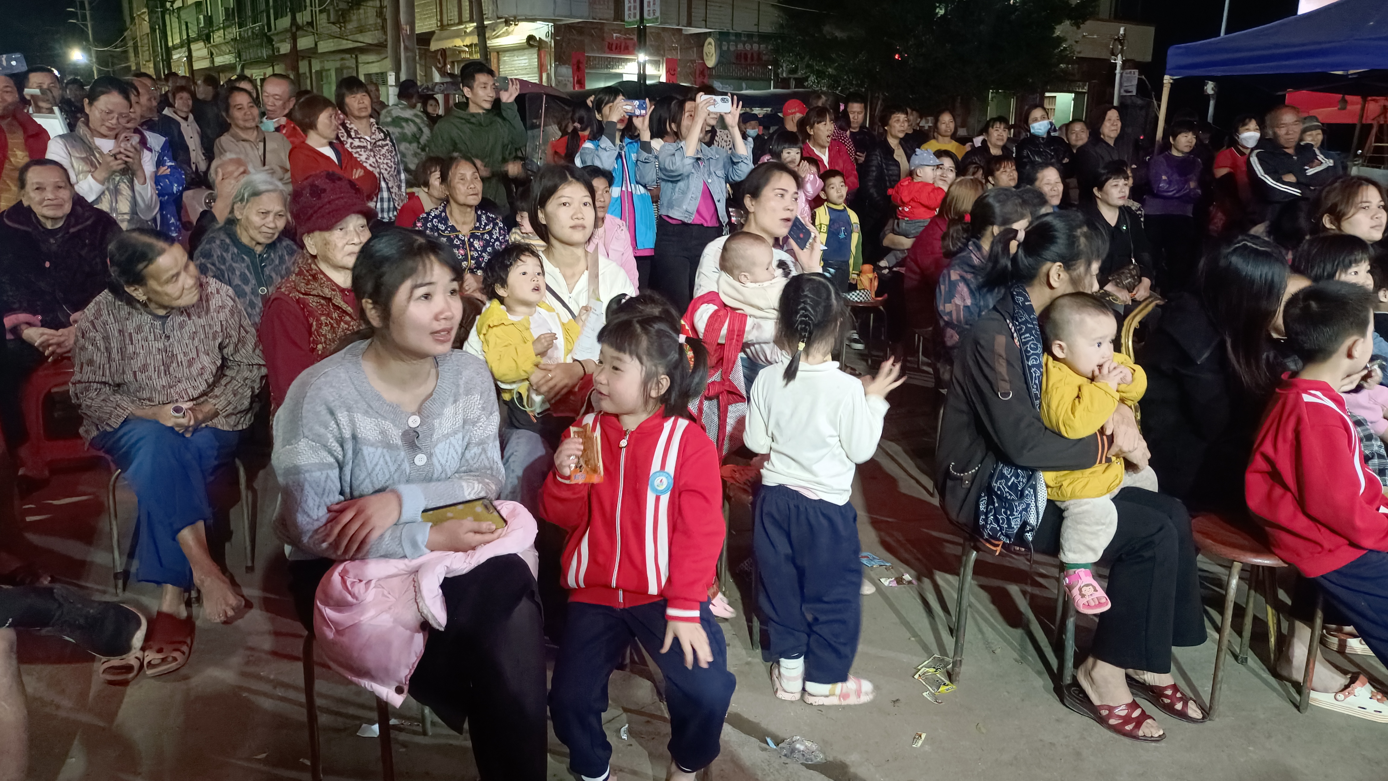 2-2.江洪社区北关戏楼活动现场.jpg