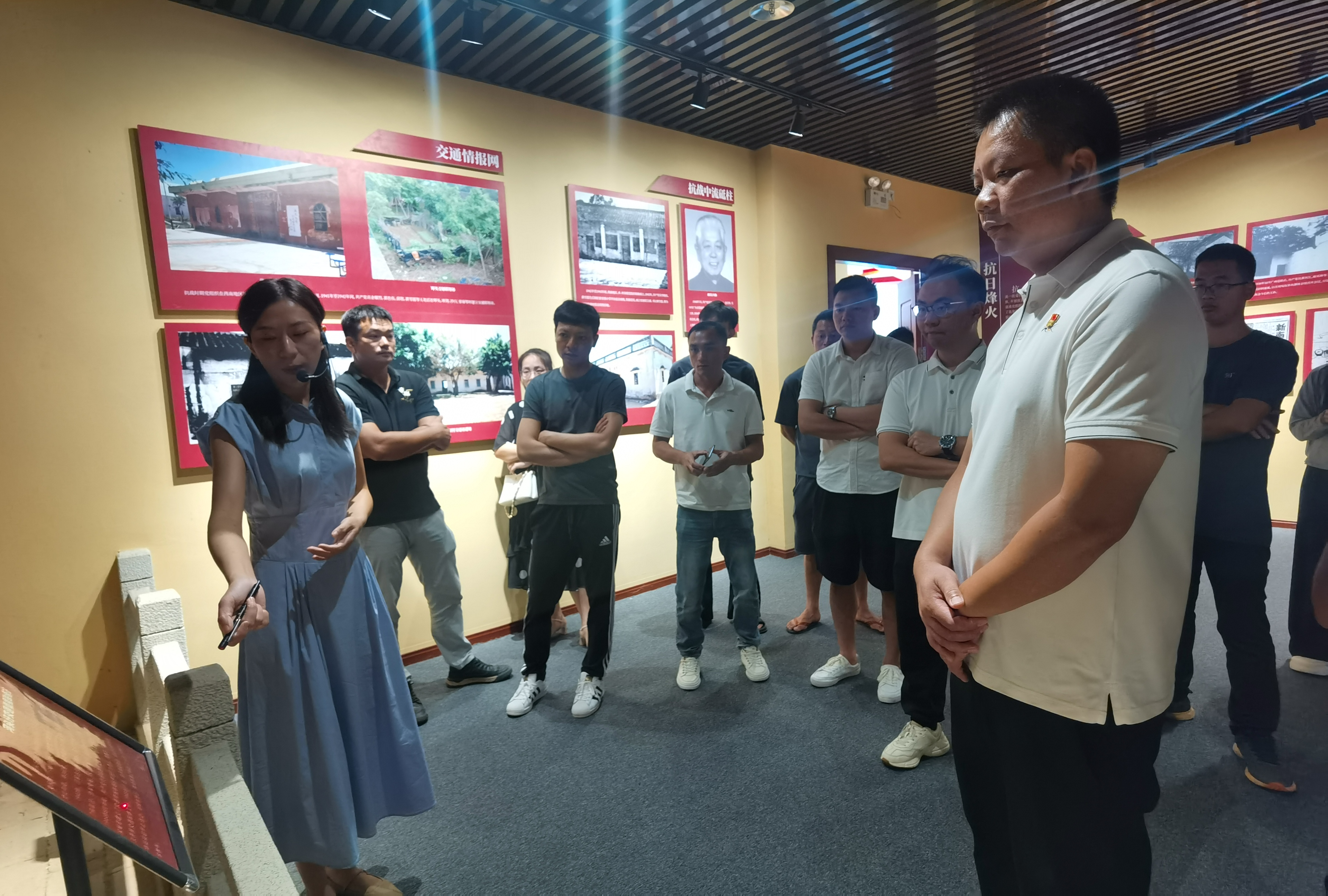 1、主办单位：江洪镇人民政府；开展活动时间：2024年9月18日；活动开展主题：江洪镇政府开展“铭记历史 吾辈自强”纪念”九一八“事变”主题活动；开展活动地点：参观河头镇爱国主义基地 (6).jpg