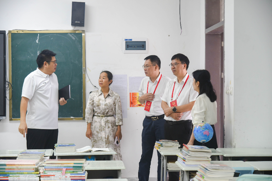 县人大常委会调研扩大普通高中办学资源情况